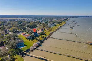 5123 W Bayshore Dr, Bacliff, TX 77518 - Photo 15