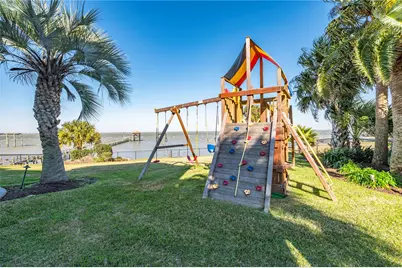 5123 W Bayshore Drive, Bacliff, TX 77518 - Photo 45