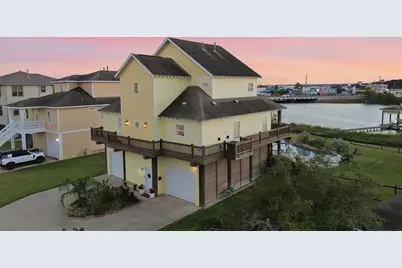 2009 Oceanview Drive, Seabrook, TX 77586 - Photo 3