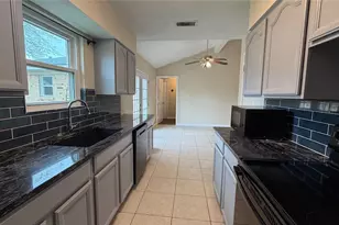 1808 Dolphin Dr, Seabrook, TX 77586 - Photo 11