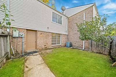 8726 Wilcrest Drive #8726, Houston, TX 77099 - Photo 27