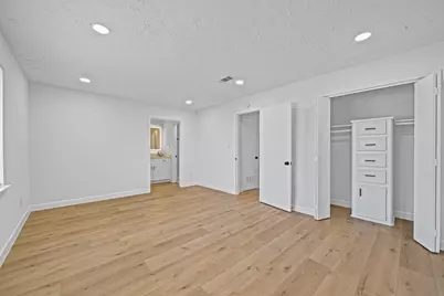 8726 Wilcrest Drive #8726, Houston, TX 77099 - Photo 17