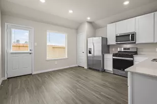 9223 Grace Rdg Dr, Willis, TX 77318 - Photo 7