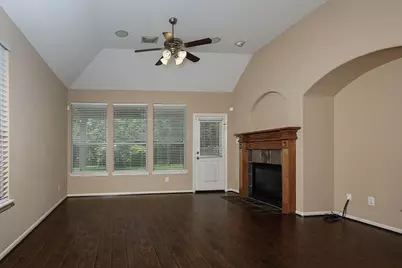 19 Patina Pines Place, The Woodlands, TX 77381 - Photo 9