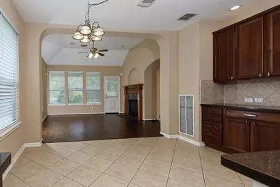 19 Patina Pines Place, The Woodlands, TX 77381 - Photo 11