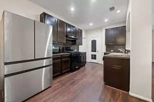 3027 Lockeridge Village Dr, Spring, TX 77386 - Photo 9