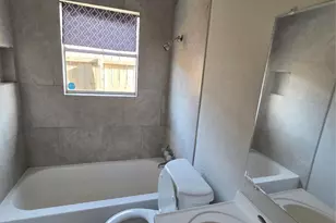 10606 Rubin St, Houston, TX 77047 - Photo 9