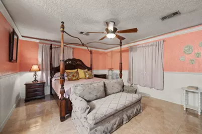 922 Peach Spring Drive, Houston, TX 77088 - Photo 11
