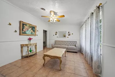 922 Peach Spring Drive, Houston, TX 77088 - Photo 7