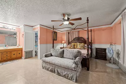 922 Peach Spring Drive, Houston, TX 77088 - Photo 11