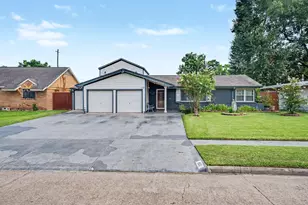 922 Peach Spring Dr, Houston, TX 77088 - Photo 1