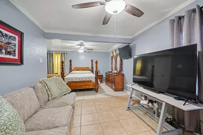 922 Peach Spring Drive, Houston, TX 77088 - Photo 15