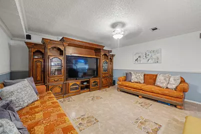 922 Peach Spring Drive, Houston, TX 77088 - Photo 9