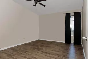 9550 Deering Dr, Houston, TX 77036 - Photo 11