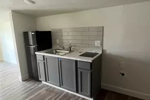 201 Eastwood St, Houston, TX 77011 - Photo 1