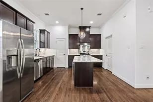 933 W 24th St, Houston, TX 77008 - Photo 13