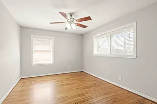 1411 Conrad Sauer Dr, Houston, TX 77043 - Photo 11