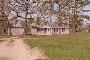 4 Barre Ln, Huntsville, TX 77320 - Photo 1