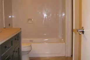 8277 Kingsbrook Rd, Houston, TX 77024 - Photo 9