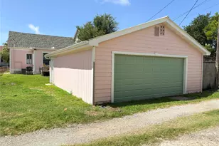 1316 Winnie St, Galveston, TX 77550 - Photo 37