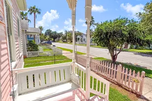 1316 Winnie St, Galveston, TX 77550 - Photo 3