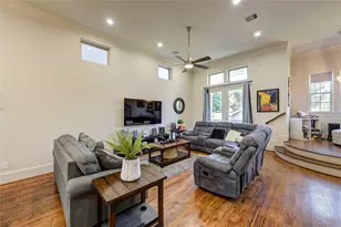 411 W 17th St, Houston, TX 77008 - Photo 3