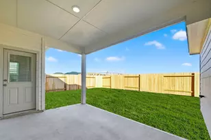 2115 Spring Hollow Dr, Baytown, TX 77521 - Photo 31