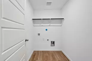 2115 Spring Hollow Dr, Baytown, TX 77521 - Photo 13