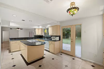 2927 Rockyridge Drive, Houston, TX 77063 - Photo 11