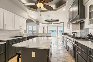 11 Villas Ways Dr, Conroe, TX 77356 - Photo 11