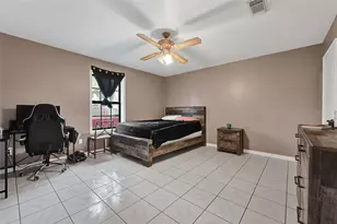 13610 Carmilenda St, Houston, TX 77037 - Photo 19