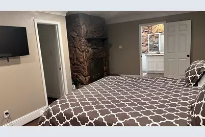 6335 Tall Willow Drive, Houston, TX 77088 - Photo 29