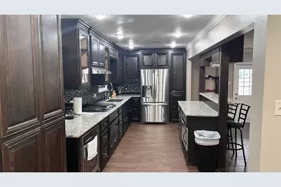 6335 Tall Willow Drive, Houston, TX 77088 - Photo 9