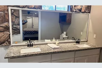 6335 Tall Willow Drive, Houston, TX 77088 - Photo 31