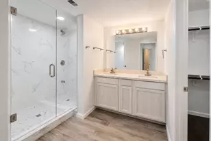 3111 W Creek Club Dr, Missouri City, TX 77459 - Photo 11