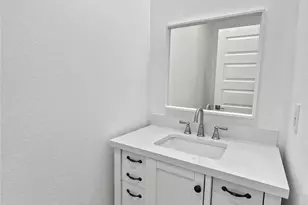 8141 Jeffery St, Houston, TX 77028 - Photo 9