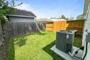 8141 Jeffery St, Houston, TX 77028 - Photo 35