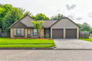 421 Indianmeadow Dr, League City, TX 77573 - Photo 1