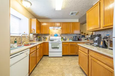 421 Indianmeadow Drive, League City, TX 77573 - Photo 9