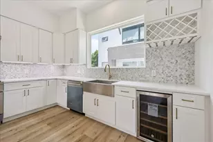 1034 W 17th St St, Houston, TX 77008 - Photo 3