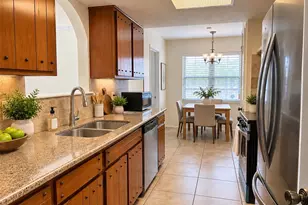 8831 Hendon Ln, Houston, TX 77036 - Photo 7