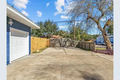 802 18th Avenue N, Texas City, TX 77590 - Photo 21