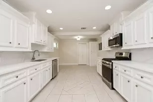 44 Farrell St, Houston, TX 77022 - Photo 7