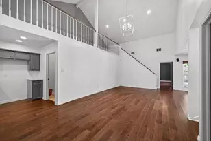 10707 Boardwalk St, Houston, TX 77042 - Photo 5