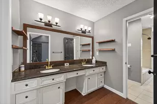 10707 Boardwalk St, Houston, TX 77042 - Photo 25