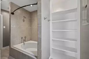 10707 Boardwalk St, Houston, TX 77042 - Photo 23