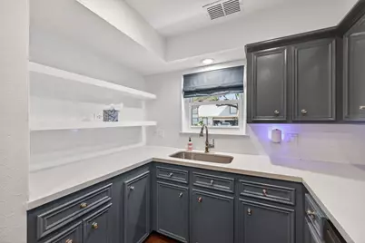 10707 Boardwalk Street, Houston, TX 77042 - Photo 9