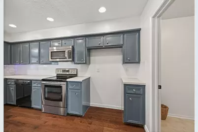 10707 Boardwalk Street, Houston, TX 77042 - Photo 7