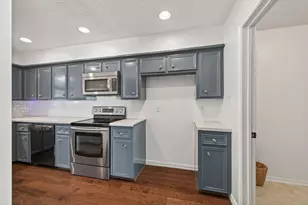 10707 Boardwalk St, Houston, TX 77042 - Photo 7