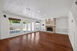 10707 Boardwalk St, Houston, TX 77042 - Photo 15